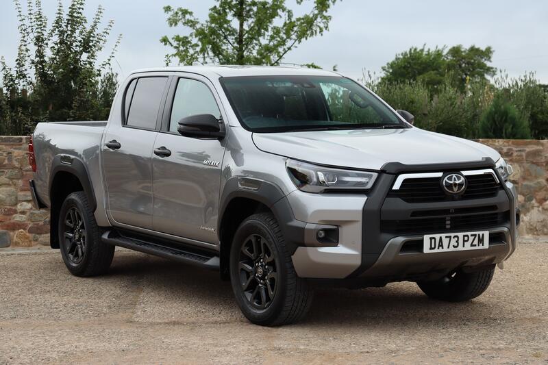 TOYOTA HILUX 2.8 D-4D Invincible X
